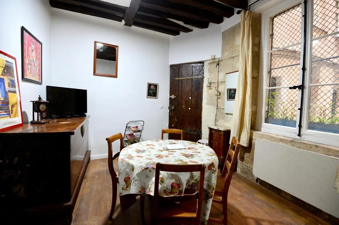Atypical Apt 5 Min From Notre-Dame Cathedral Apartment Paris